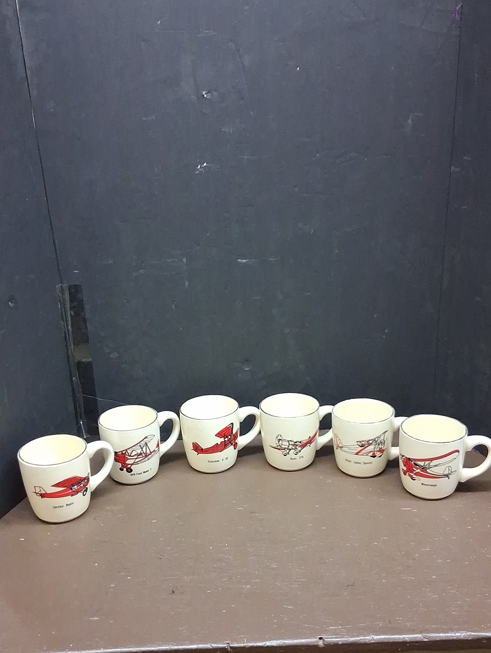 Vintage USA pottery ceramic coffee mugs with vtg aircraft graphics‎